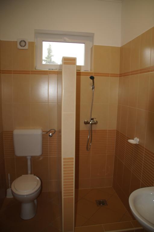 Fonix Apartman Lägenhet Gyula Exteriör bild