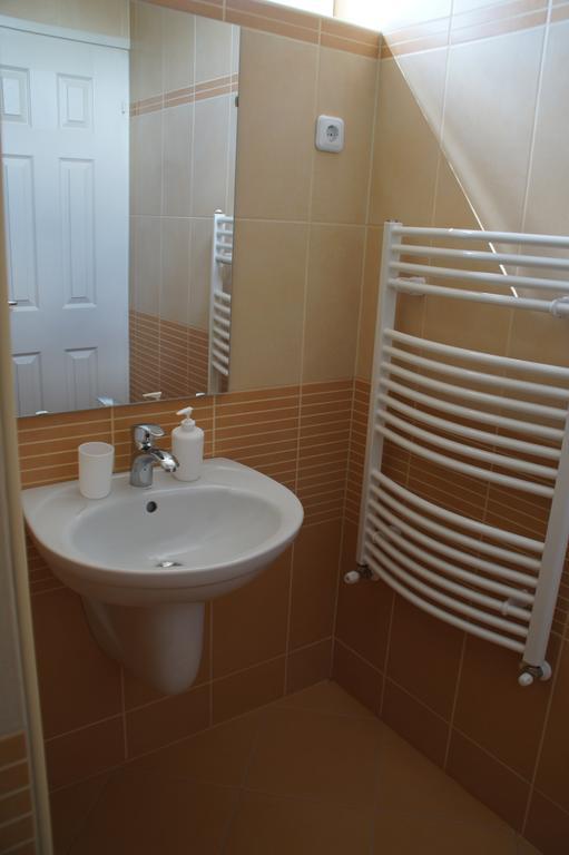 Fonix Apartman Lägenhet Gyula Exteriör bild