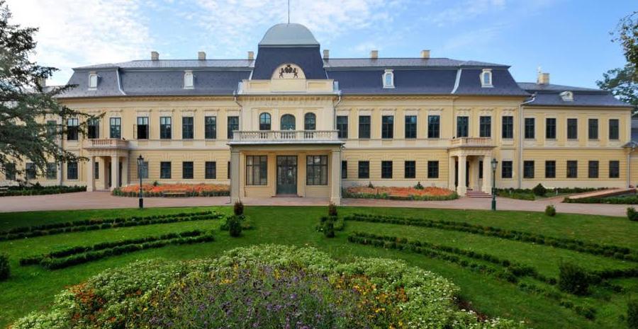 Fonix Apartman Lägenhet Gyula Exteriör bild